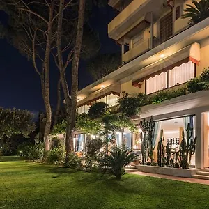 https://andreaneri-hotel.it-tuscanyhotel.com
